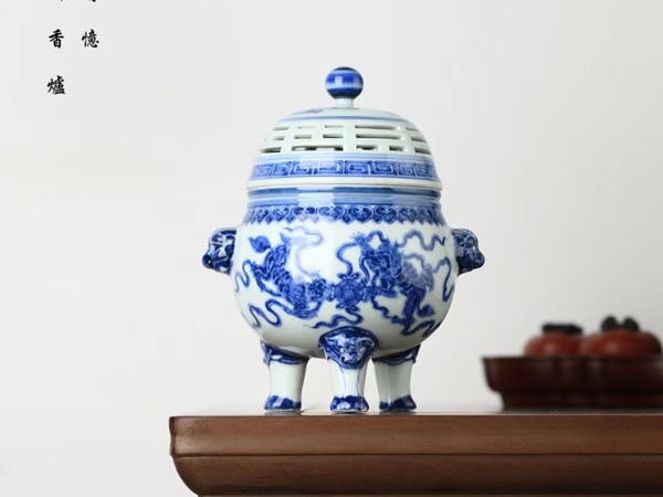 青花双狮香炉