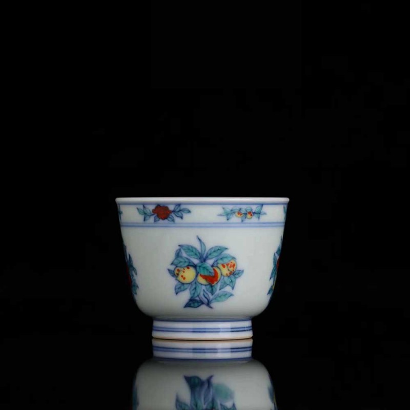斗彩花果小杯子