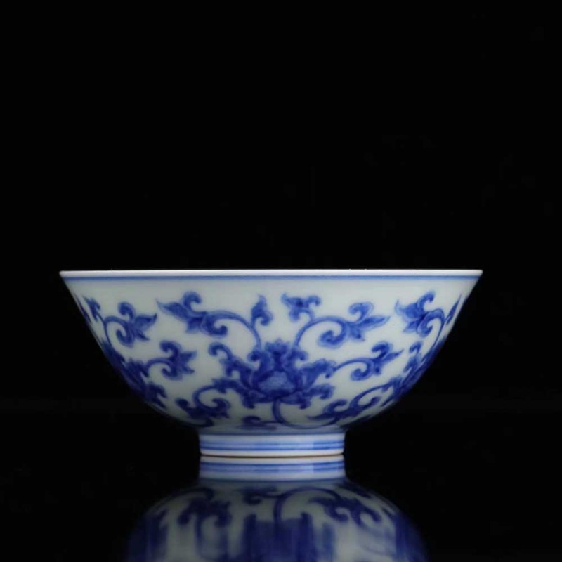青花宝相花宫碗